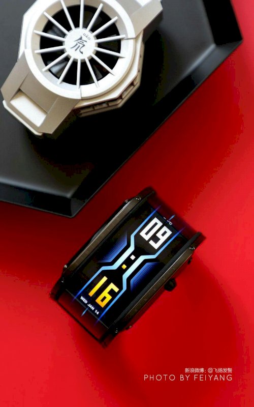 تصاویری از ساعت هوشمند Nubia RedMagic Watch